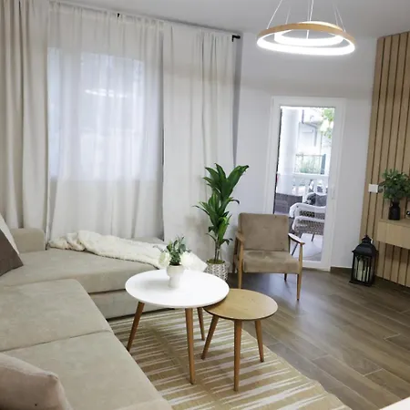 Serenity Apartment *