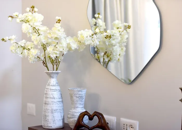 Serenity Apartment *